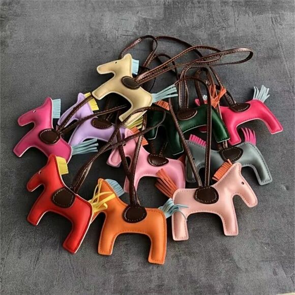 2025 Puffy Large Horse Purse and Backpack Accessory or Keychain - Picture 7 of 9